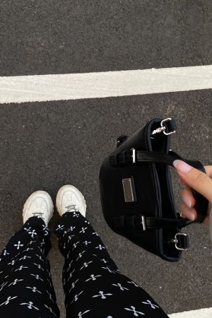 2023 Korean-Style Retro Bucket Bag for Women - Trendy Handheld Commuting Bag, High-End Niche Design, Crossbody Option