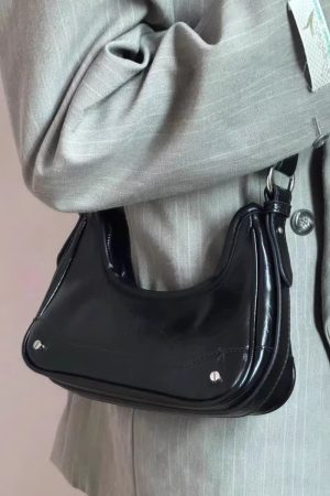 2023 Silver Underarm Bag for Women, Handheld Chain Baguette, Versatile High-End Shoulder Crossbody Bag