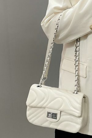2023 Trendy Women's Embroidered Chain Shoulder Bag with Lock Buckle - Versatile Summer Style, Small Size, Fashionable Design