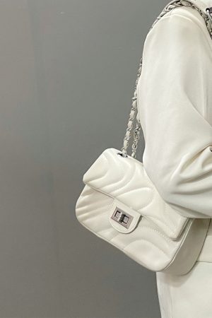 2023 Trendy Women's Embroidered Chain Shoulder Bag with Lock Buckle - Versatile Summer Style, Small Size, Fashionable Design