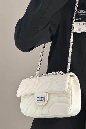 2023 Trendy Women's Embroidered Chain Shoulder Bag with Lock Buckle - Versatile Summer Style, Small Size, Fashionable Design