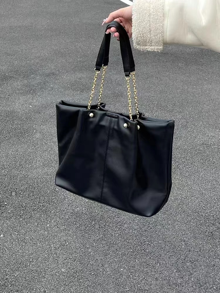 2023 Women's Soft Leather Large Capacity Tote Bag - High-End Niche Design, Perfect for College Students, Handheld & Shoulder Style 2023 Women's Soft Leather Large Capacity Tote Bag - High-End Niche Design, Perfect for College Students, Handheld & Shoulder Style