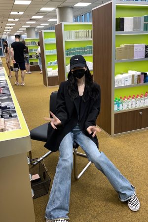 2025 Autumn Women's Oversized Black Suit Jacket, Casual Loose Blazer, Slimming Design for Stylish Fall Looks