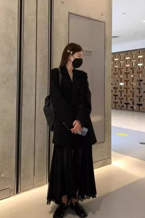 2025 Autumn Women's Oversized Black Suit Jacket, Casual Loose Blazer, Slimming Design for Stylish Fall Looks