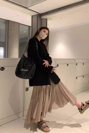 2025 Autumn Women's Oversized Black Suit Jacket, Casual Loose Blazer, Slimming Design for Stylish Fall Looks