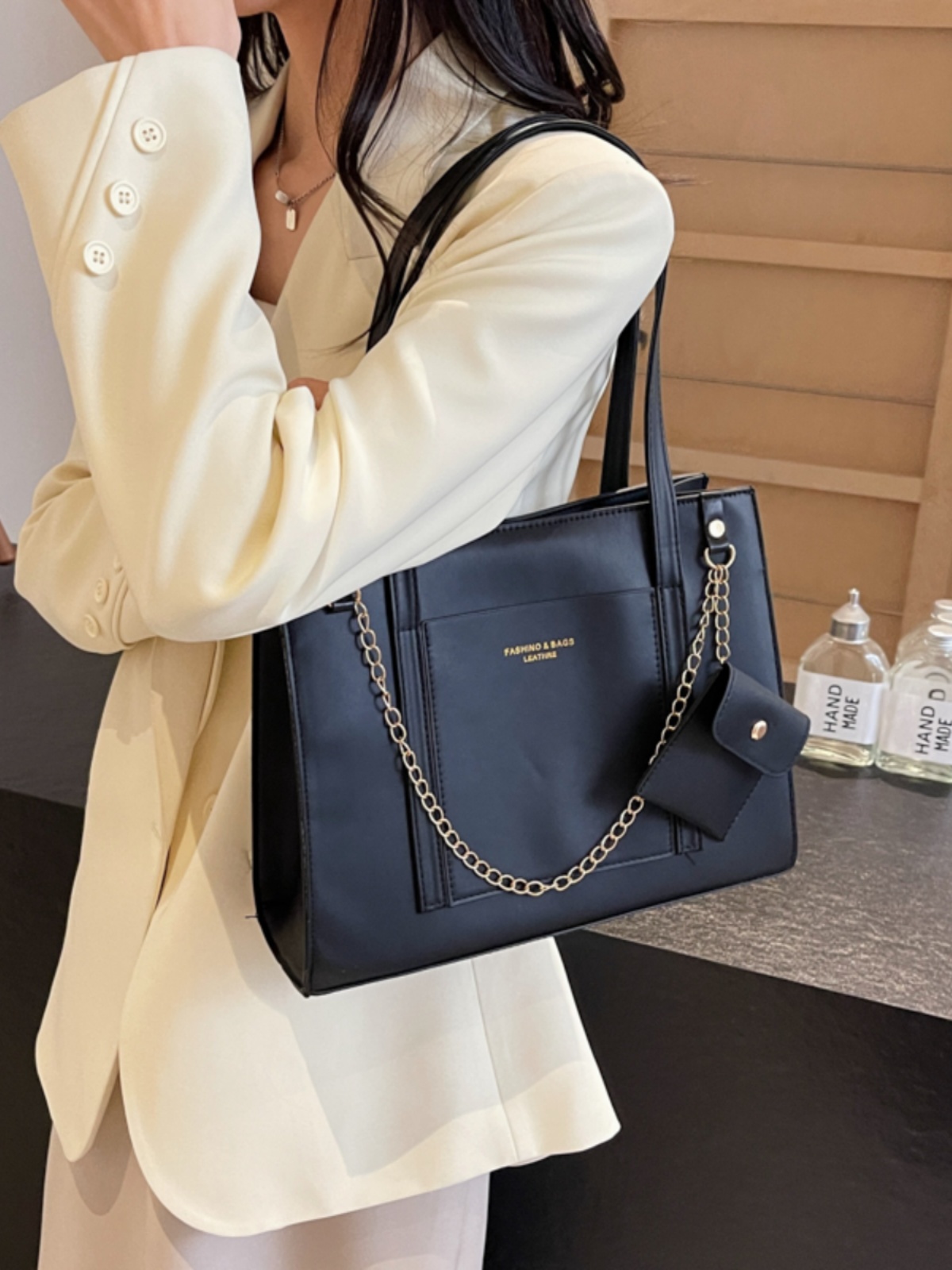 2025 Large Capacity Summer Handbag for Women - Versatile Stylish Shoulder Tote Bag for Commuting and Everyday Use 2025 Large Capacity Summer Handbag for Women - Versatile Stylish Shoulder Tote Bag for Commuting and Everyday Use