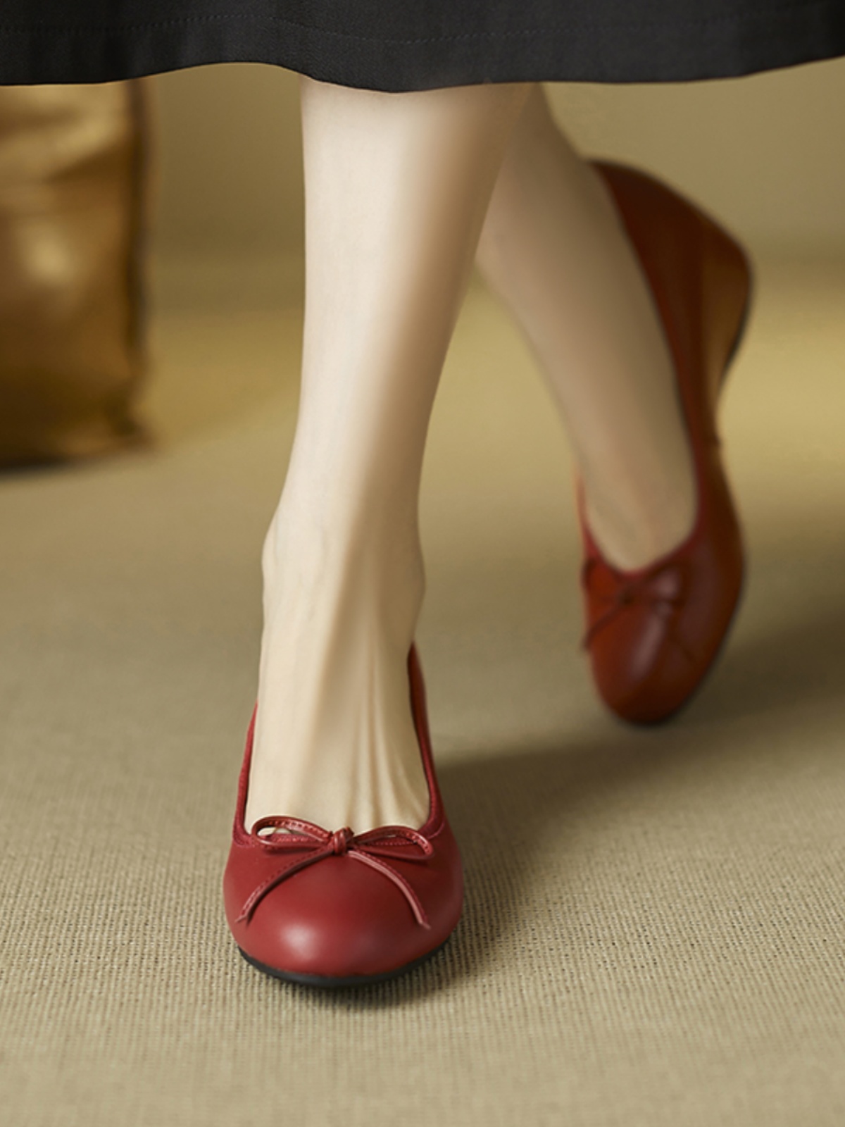 2025 New Spring Summer Women's Red Wedge Heels - First Layer Cowhide, Height-Increasing Shallow Mouth Design 2025 New Spring Summer Women's Red Wedge Heels - First Layer Cowhide, Height-Increasing Shallow Mouth Design