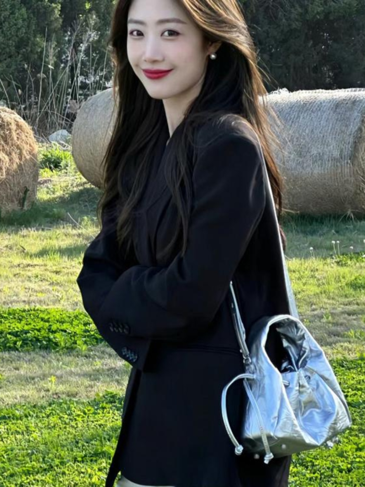 2025 Spring Oversized Black Blazer for Women, Casual Loose Fit Slimming Suit, Trendy High-End Jacket 2025 Spring Oversized Black Blazer for Women, Casual Loose Fit Slimming Suit, Trendy High-End Jacket