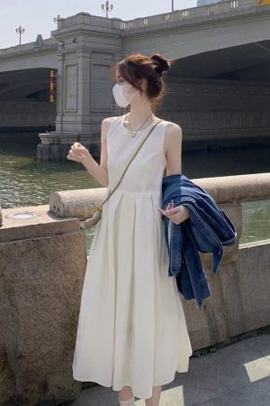 2025 Summer French Romantic Waist-Defined Sleeveless Fairy Long Dress for Petite Sizes - Elegant White Floral Style