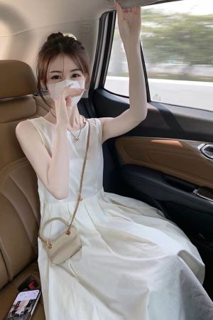 2025 Summer French Romantic Waist-Defined Sleeveless Fairy Long Dress for Petite Sizes - Elegant White Floral Style