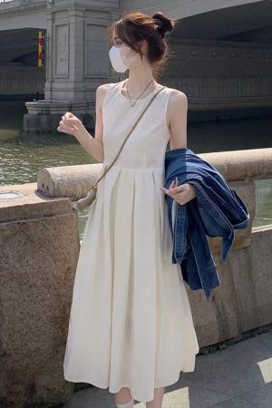 2025 Summer French Romantic Waist-Defined Sleeveless Fairy Long Dress for Petite Sizes - Elegant White Floral Style