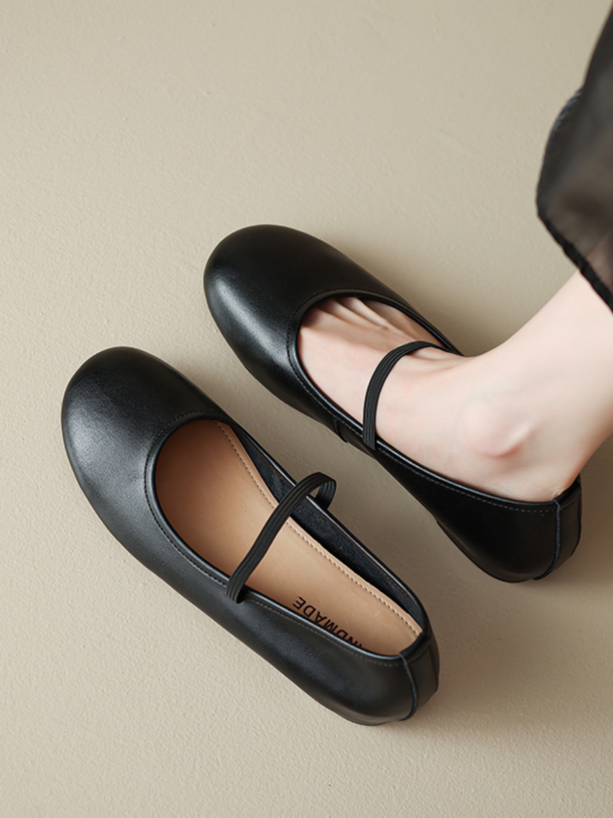 2025 Summer Genuine Leather Flat Hidden Height Mary Jane Shoes for Women in Silver - Stylish Shallow Mouth Size 41 2025 Summer Genuine Leather Flat Hidden Height Mary Jane Shoes for Women in Silver - Stylish Shallow Mouth Size 41