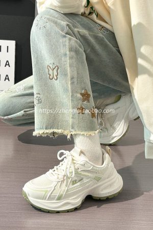 2025 Summer Unisex Height-Increasing Mesh Sports Shoes - Breathable White Dad Sneakers for Couples