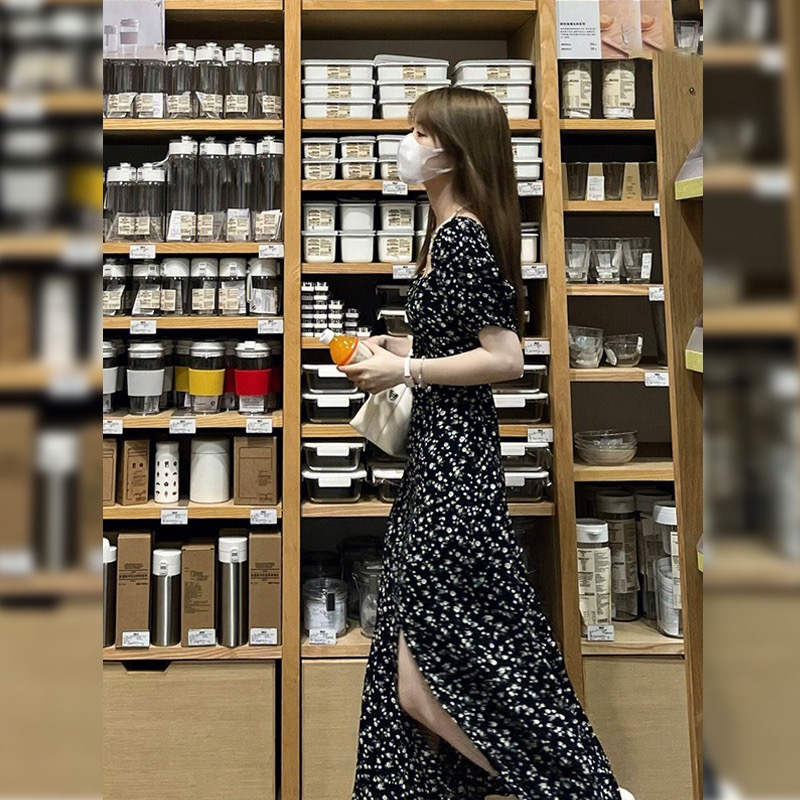 2025 Summer Women's Black Floral Dress with French Square Neck, Split Waist, Slimming Long Design, Perfect for Tea Breaks 2025 Summer Women's Black Floral Dress with French Square Neck, Split Waist, Slimming Long Design, Perfect for Tea Breaks