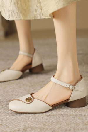 2025 Summer Women's Sheepskin Camellia Mid-Heel Chunky Square-Toe Hollow Buckle Closed-Toe Sandals - Y2K Style