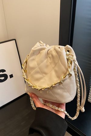 2025 Trendy Diamond-Shaped Chain Small Shoulder Crossbody Bag for Women, Versatile Stylish Tote Bucket Bag