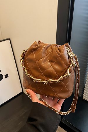 2025 Trendy Diamond-Shaped Chain Small Shoulder Crossbody Bag for Women, Versatile Stylish Tote Bucket Bag