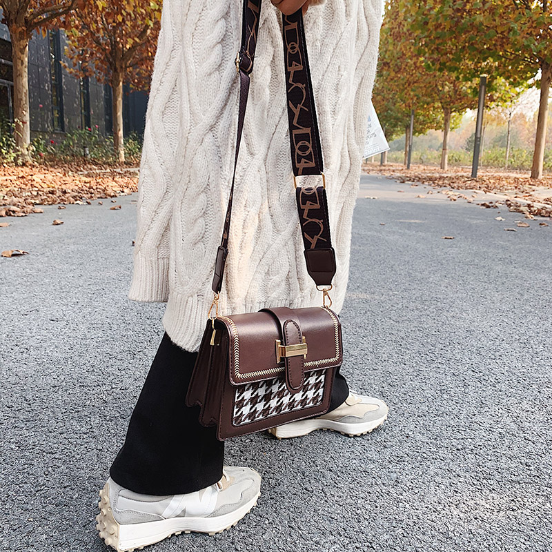 2025 Trendy Women's Small Handbag - Versatile Square Crossbody Bag with Wide Strap for Spring and Summer Fashion 2025 Trendy Women's Small Handbag - Versatile Square Crossbody Bag with Wide Strap for Spring and Summer Fashion