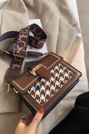 2025 Trendy Women's Small Handbag - Versatile Square Crossbody Bag with Wide Strap for Spring and Summer Fashion