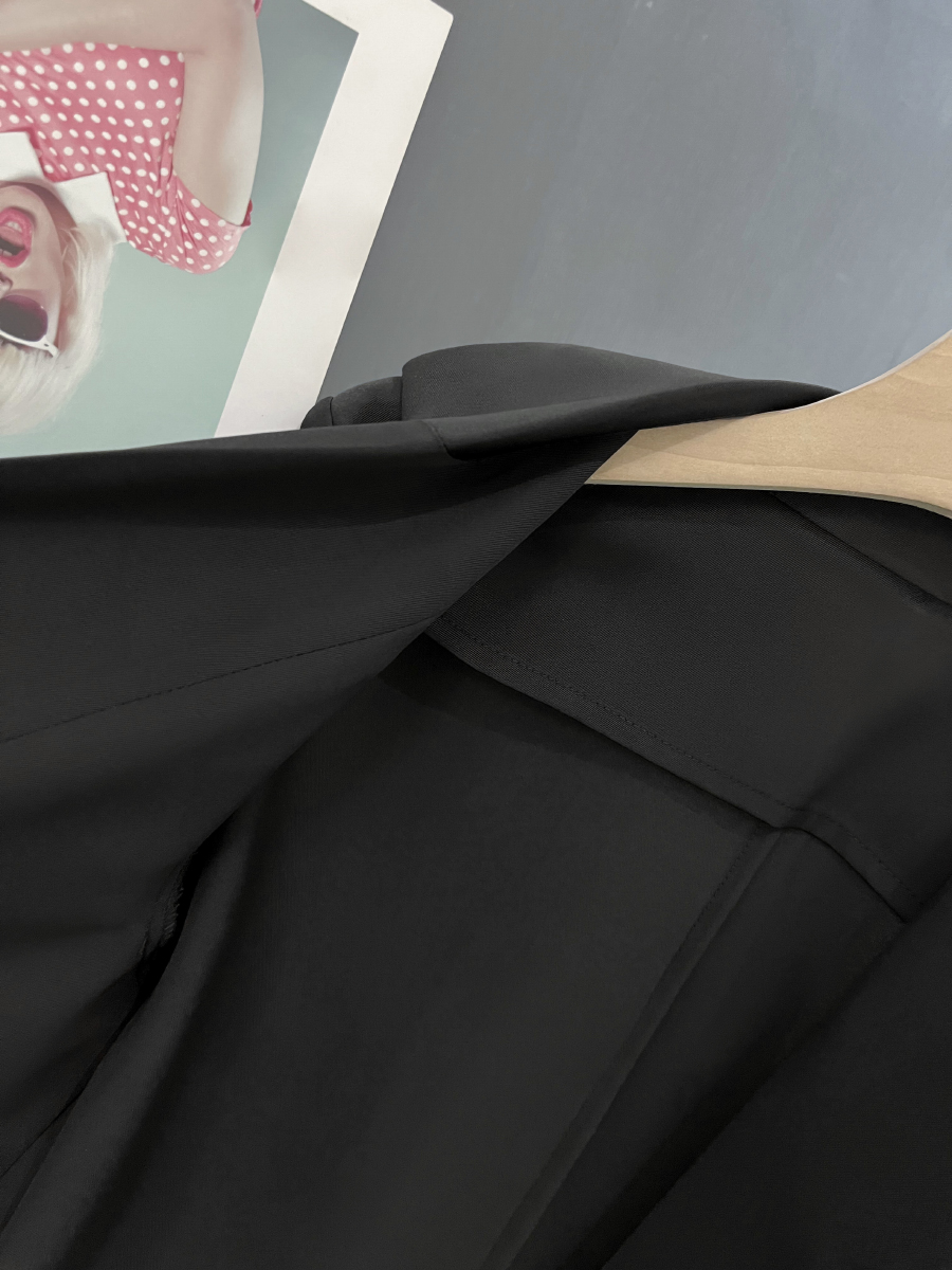 2025 Women's Casual Black Suit Jacket - Thin High-Quality Blazer for Summer Professional Attire, Versatile Office Wear 2025 Women's Casual Black Suit Jacket - Thin High-Quality Blazer for Summer Professional Attire, Versatile Office Wear