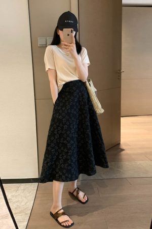 3D Relief Floral Umbrella Skirt with Pockets, High-Waisted A-Line, Vintage Black and White, Women's Spring Summer Fashion