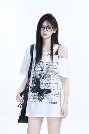 American Retro Butterfly Graffiti Off-Shoulder Short-Sleeve T-Shirt for Women â€“ Trendy Y2K Niche Style for Hot Girls