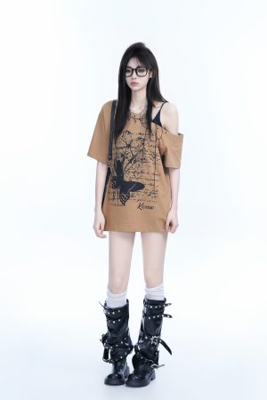 American Retro Butterfly Graffiti Off-Shoulder Short-Sleeve T-Shirt for Women â€“ Trendy Y2K Niche Style for Hot Girls