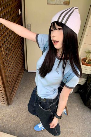 American Retro Color-Blocking Letter Print Cropped T-Shirt for Women - Slim-Fit Short Sleeve Round Neck Summer Top