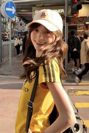 American Retro Color-Blocking Letter Print Short Sleeve T-Shirt for Women - Slim Fit Summer Top in Sweet and Spicy Style