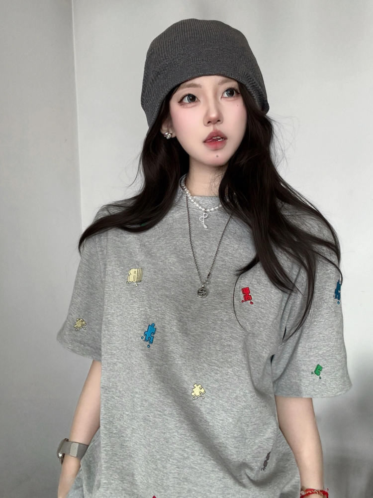 American Retro Embroidered Puzzle Graphic Short Sleeve T-Shirt for Women - Trendy Summer Couple Top, High-End Fashion American Retro Embroidered Puzzle Graphic Short Sleeve T-Shirt for Women - Trendy Summer Couple Top, High-End Fashion