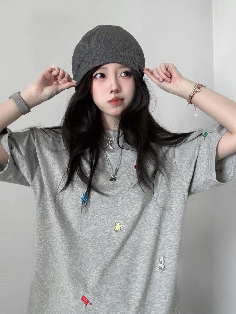 American Retro Embroidered Puzzle Graphic Short Sleeve T-Shirt for Women - Trendy Summer Couple Top, High-End Fashion American Retro Embroidered Puzzle Graphic Short Sleeve T-Shirt for Women - Trendy Summer Couple Top, High-End Fashion