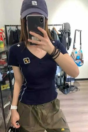 American Retro Embroidered V-Neck Short Sleeve T-Shirt for Women - Summer 2025 Slim Fit Cropped Top, Sexy Y2K Style