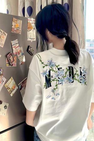 American Retro Embroidered Vine Floral Short Sleeve T-Shirt for Women - Trendy Oversized Summer 2025 High Street Style