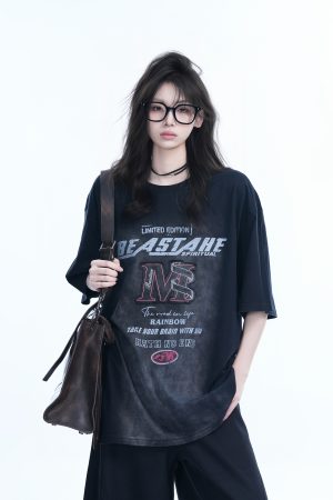 American Retro Gradient Red Short-Sleeve T-Shirt for Women, Unique Loose Fit with Embroidery, Y2K Inspired Fashion Top