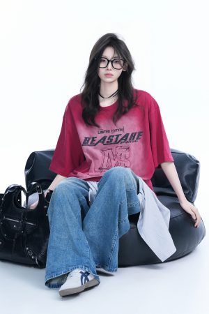 American Retro Gradient Red Short-Sleeve T-Shirt for Women, Unique Loose Fit with Embroidery, Y2K Inspired Fashion Top