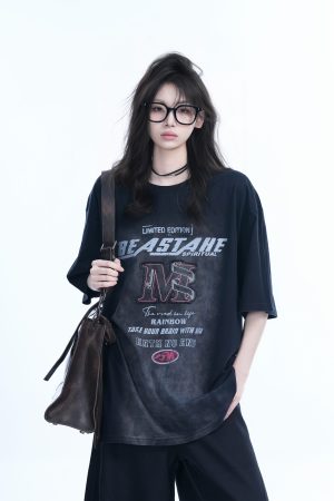 American Retro Gradient Red Short-Sleeve T-Shirt for Women, Unique Loose Fit with Embroidery, Y2K Inspired Fashion Top