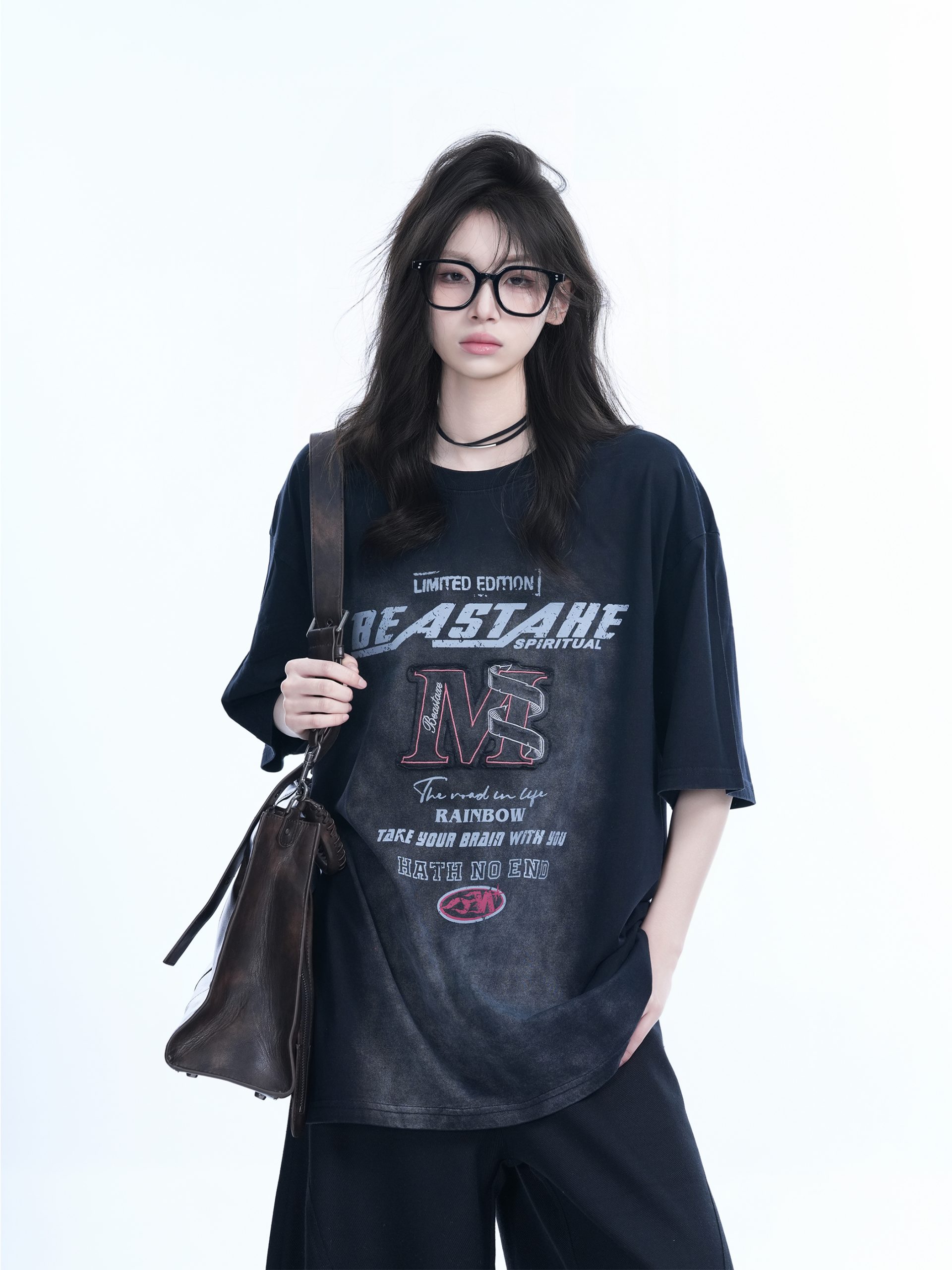 American Retro Gradient Red Short-Sleeve T-Shirt for Women, Unique Loose Fit with Embroidery, Y2K Inspired Fashion Top American Retro Gradient Red Short-Sleeve T-Shirt for Women, Unique Loose Fit with Embroidery, Y2K Inspired Fashion Top