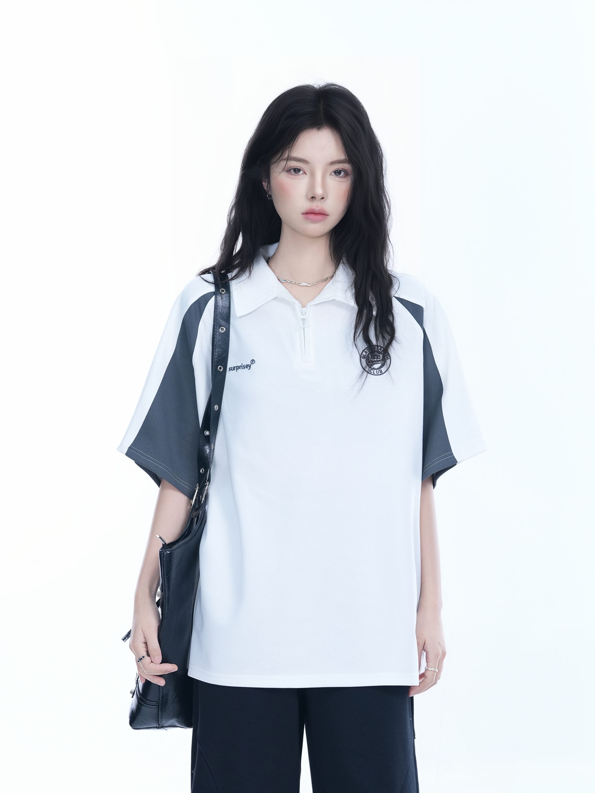 American Retro Half-Zip Collar Short-Sleeve T-Shirt for Women - Loose Fit Polo Style with Mountain-Inspired Graphic American Retro Half-Zip Collar Short-Sleeve T-Shirt for Women - Loose Fit Polo Style with Mountain-Inspired Graphic