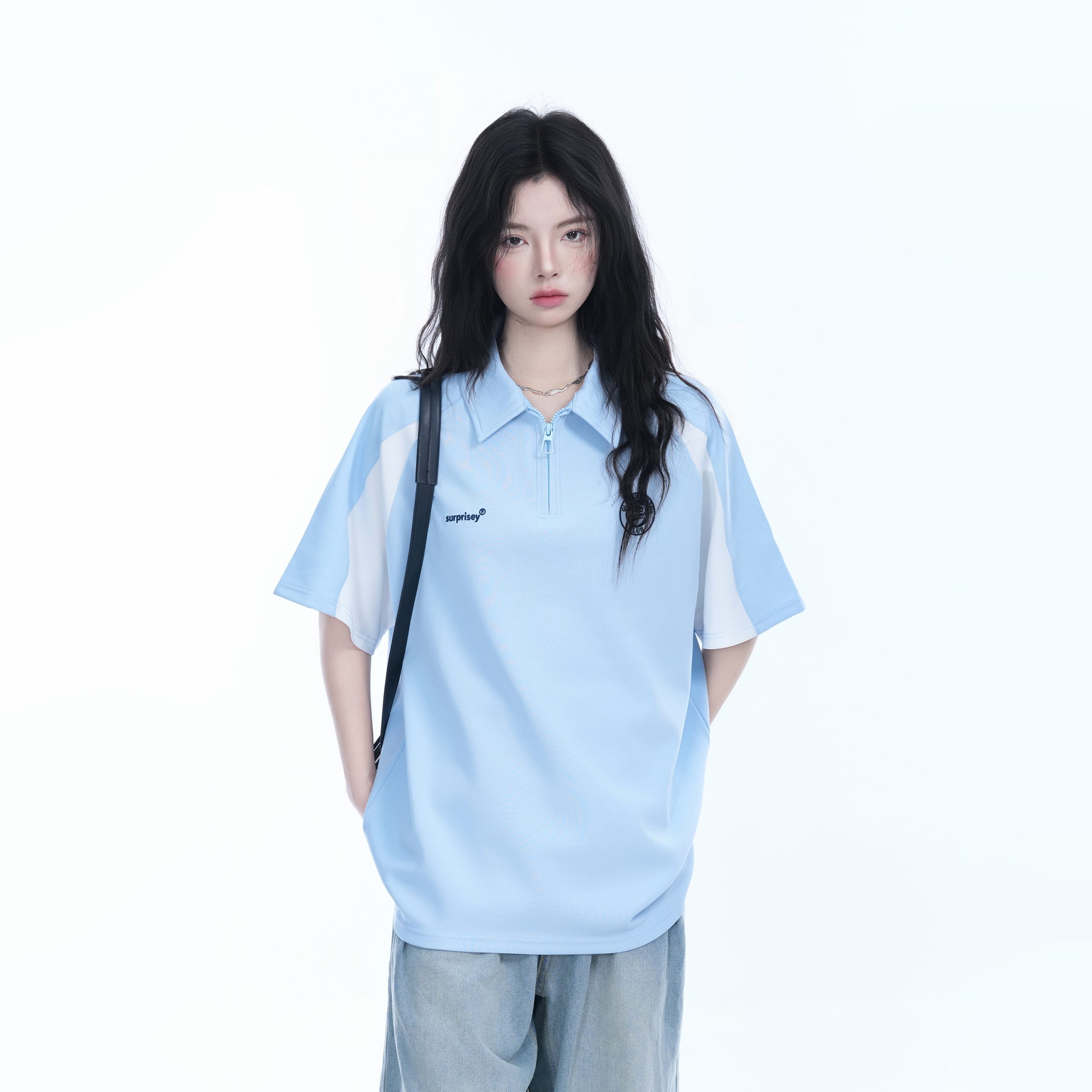 American Retro Half-Zip Collar Short-Sleeve T-Shirt for Women - Loose Fit Polo Style with Mountain-Inspired Graphic American Retro Half-Zip Collar Short-Sleeve T-Shirt for Women - Loose Fit Polo Style with Mountain-Inspired Graphic