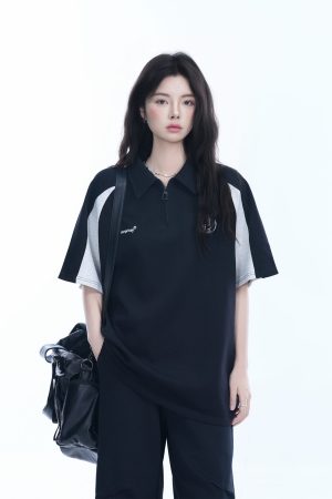 American Retro Half-Zip Collar Short-Sleeve T-Shirt for Women - Loose Fit Polo Style with Mountain-Inspired Graphic