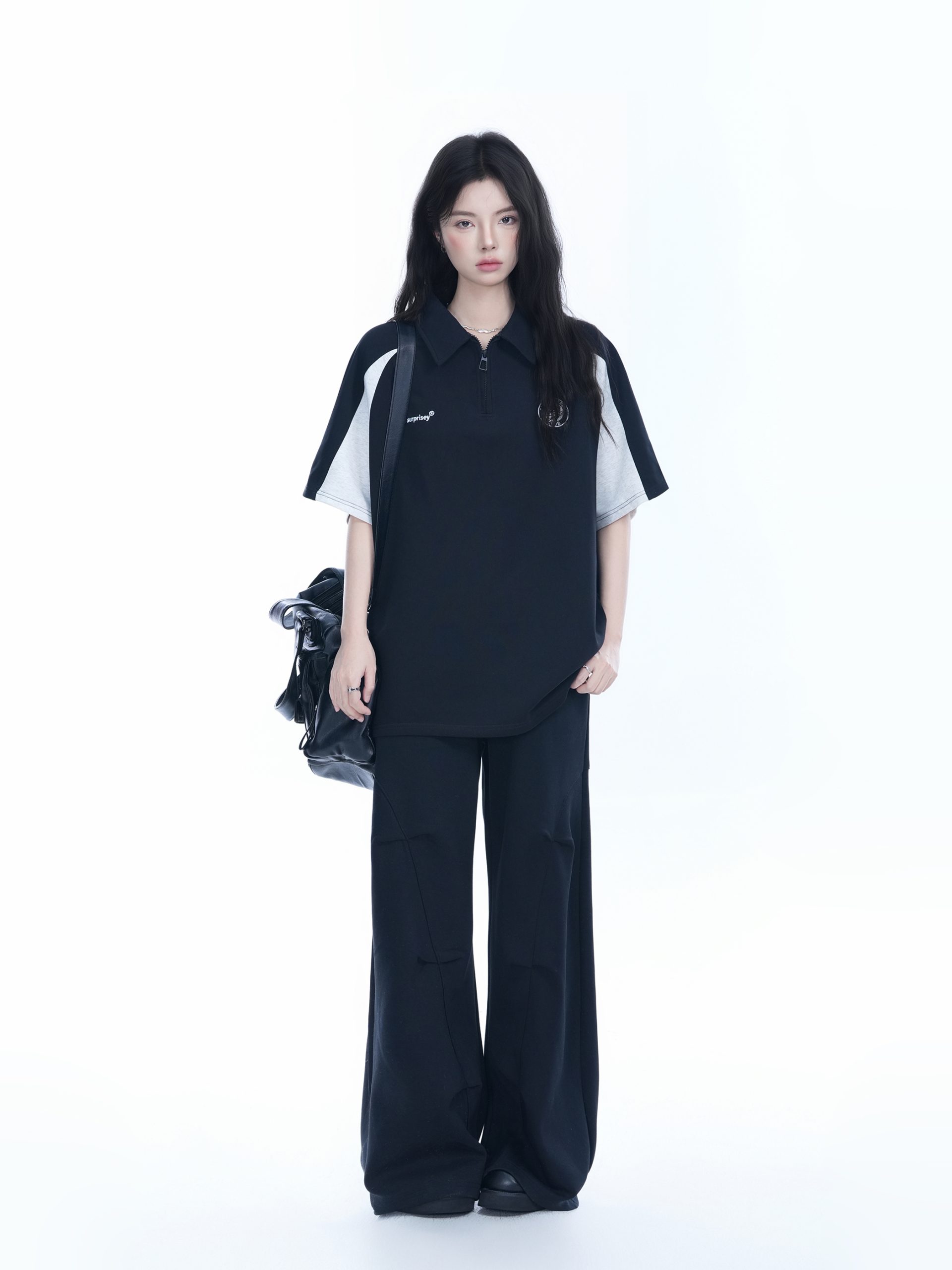 American Retro Half-Zip Collar Short-Sleeve T-Shirt for Women - Loose Fit Polo Style with Mountain-Inspired Graphic American Retro Half-Zip Collar Short-Sleeve T-Shirt for Women - Loose Fit Polo Style with Mountain-Inspired Graphic