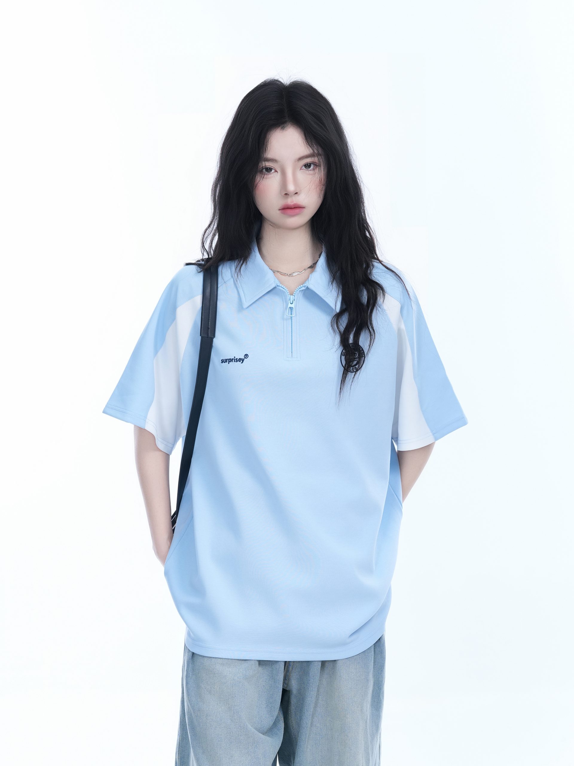 American Retro Half-Zip Collar Short-Sleeve T-Shirt for Women - Loose Fit Polo Style with Mountain-Inspired Graphic American Retro Half-Zip Collar Short-Sleeve T-Shirt for Women - Loose Fit Polo Style with Mountain-Inspired Graphic