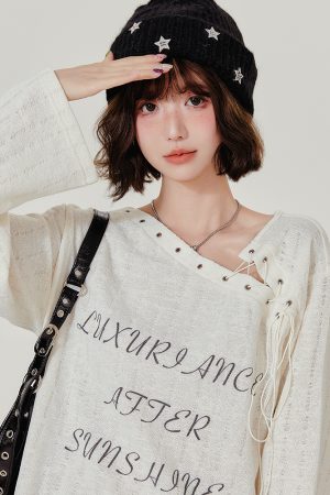 American Retro Hollowed-Out Long Sleeve T-Shirt for Women - Loose Fit, Niche Style, Autumn 2023 Fashion