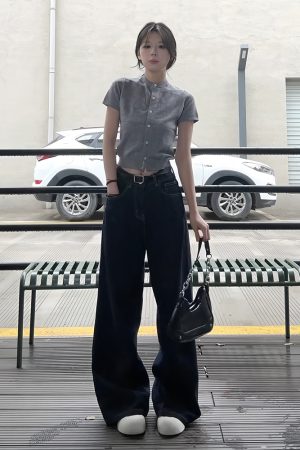 American Retro Knitted Cardigan for Women - Gray Short-Sleeve Slim Fit T-Shirt, Casual Summer Style Top