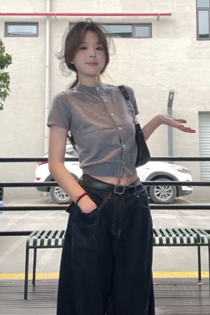 American Retro Knitted Cardigan for Women - Gray Short-Sleeve Slim Fit T-Shirt, Casual Summer Style Top