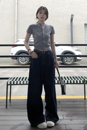 American Retro Knitted Cardigan for Women - Gray Short-Sleeve Slim Fit T-Shirt, Casual Summer Style Top