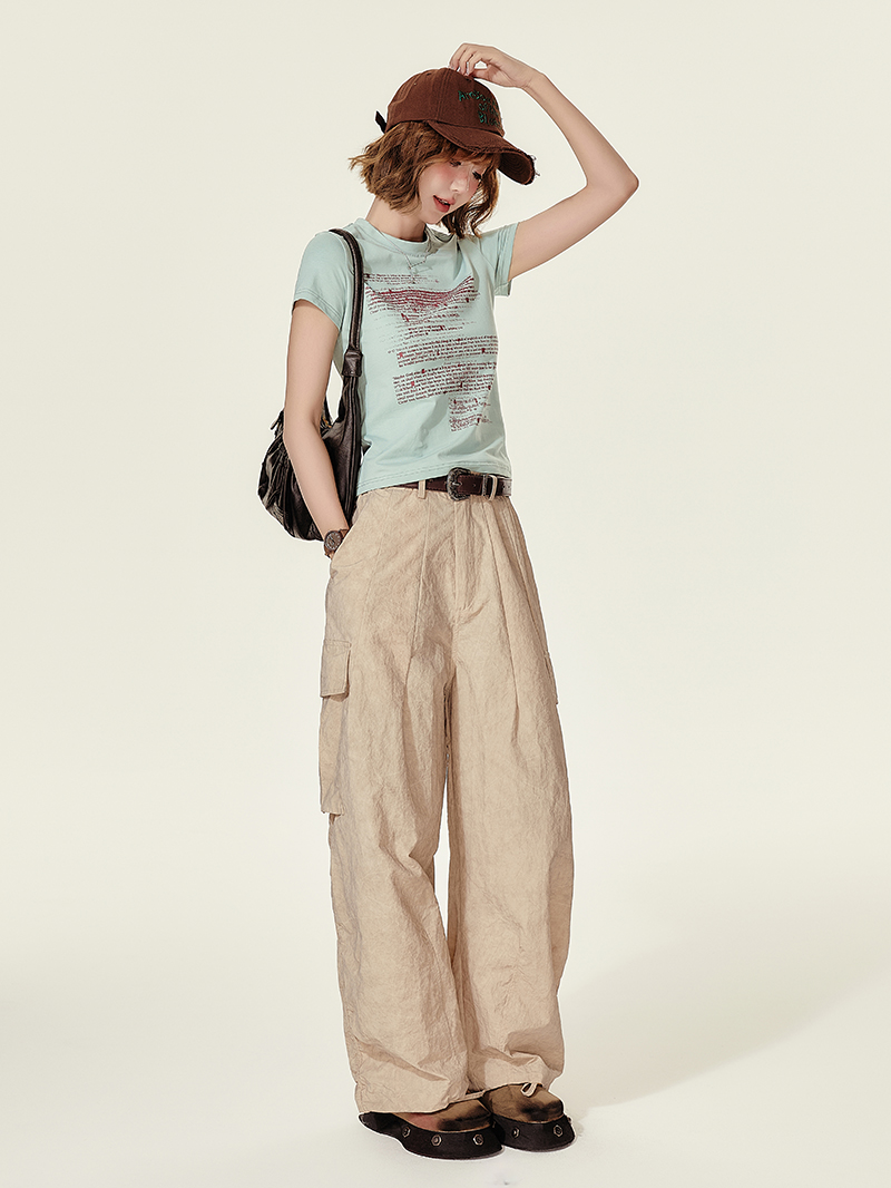 American Retro Letter Print Short Sleeve T-Shirt for Women – Slim Fit Summer Top in Girly Style American Retro Letter Print Short Sleeve T-Shirt for Women – Slim Fit Summer Top in Girly Style