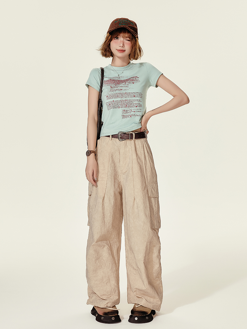 American Retro Letter Print Short Sleeve T-Shirt for Women – Slim Fit Summer Top in Girly Style American Retro Letter Print Short Sleeve T-Shirt for Women – Slim Fit Summer Top in Girly Style