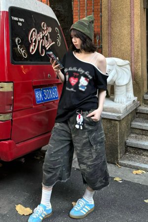 American Retro Off-Shoulder T-Shirt for Women, Summer Hello Kitty Printed Loose Color-Blocking Short Sleeve Top