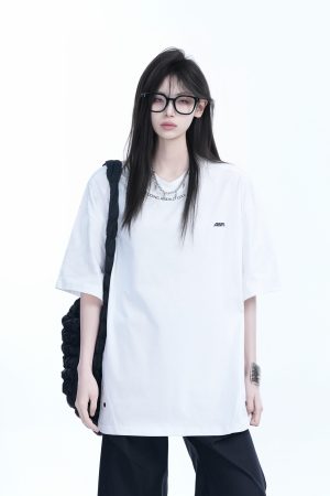 American Retro Oversized White Short Sleeve T-Shirt for Women - Summer Casual Loose Fit with Sit and Eat Until the Mountains Are Empty Design